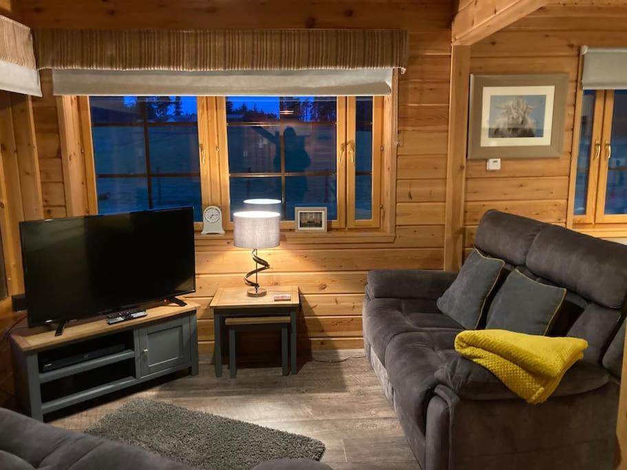 Red Squirrel Log Cabin With Hot Tub Keith Buitenkant foto